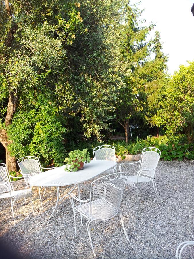 Debora Maison B&B Colombare Di Sirmione Eksteriør bilde